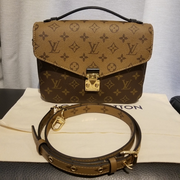 🌼SOLD🌼 Pochette Metis Reverse Monogram - Picture 1 of 7